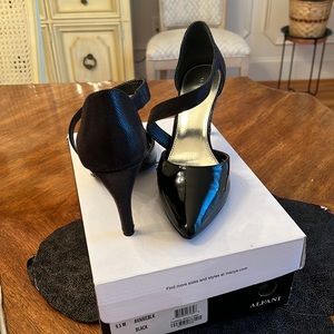 Alfani- Avarieblk black pumps